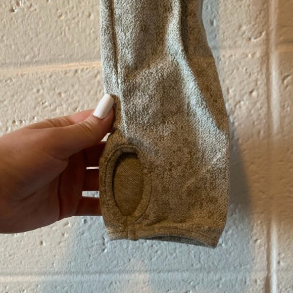 Gymshark Long Sleeve Crop - Picture 2 of 6